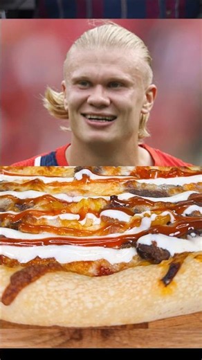 Haaland's Cheesy Fjord Fueled Kebab Pizza Cheat Meal!🇳🇴 #shorts #erlinghaaland #worldcup #fifa