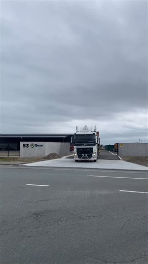 The annual migration south for this @richardwesterntrailers silage trailer has begun. For a couple of years now, this exact same hire trailer has headed down to the same client in Wanaka for the silage season. Thanks to Tarras Logistics Ltd for the safe passage. | Reith Agri-Imports Ltd