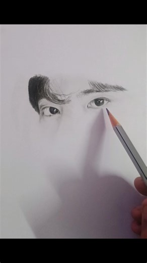 Realistic pencil sketch of bts taehyung (v) eyes 🔥🔥❤#drawing #viral #pencilsketch #btsfanart #shorts