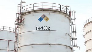 External Floating Roof Storage Tanks Stock Footage Video (100% Royalty-free) 3475939833 | Shutterstock