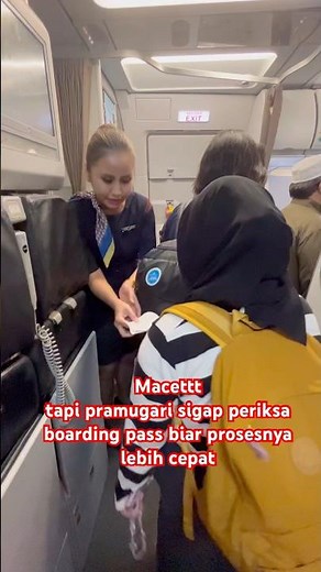 Boarding Pesawat Pelita Air Pramugari Sigap cek Boarding Pass biar cepat prosesnya
