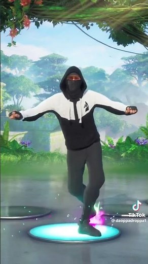 Crip walking in Fortnite😮‍💨