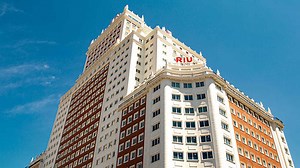 Riu (por fin) abre el hotel Plaza España tras una década abandonado: habitaciones a 129 euros