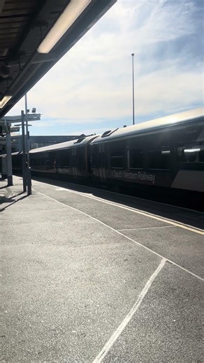 Southwestern Railway Class 159 Departing Clapham Junction! | #trains #trainspotting #train