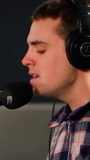 Royel Otis Performs 'Linger' by the Cranberries Live on SiriusXM