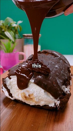 This BANANA SWISS ROLL recipe was written by AI?!