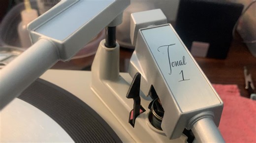 The previously posted #GE in action. This is one of the nicest VM machines I've worked on. Everything about the GE specific parts from the well engineered arms to the nice metal knobs speaks of quality. #generalelectric #Turntable #meridethbrooks #brooks #jukebox #promo #bitch #45rpm #single | Vintage Record Changer & Turntable Repair