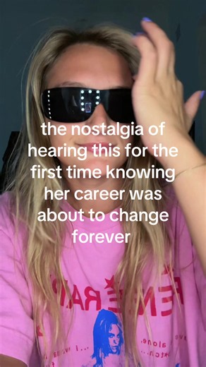 met her days before @tate mcrae happy bday greedy @t8 hq #greedy #tatemcrae #soclosetowhat #greedytatemcrae #t8