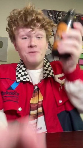 What a cool Root Beer! Last video the root beer exploded unexpectedly and this episode i feel like it should have? 🫚🍺💣 #rootbeer #fyp #fizz #rootbeerclub #tryit #gernade #froth