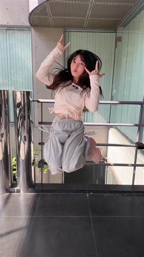 イッツミー（Illit）ダンス曲が頭から離れない — 歌と振付の魅力