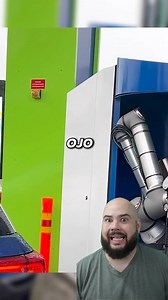 ¡El futuro llegó! Un brazo robótico que despacha #robots #inovacion #renovacion | Performance Customs