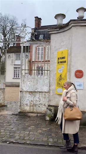 Century 21 Agence Babut Fontainebleau on Instagram: "✨ NOUVEAUTÉ EN EXCLUSIVITÉ ✨ À Thomery, charmant village en bord de Seine, découvrez cette maison 3 pièces pleine de charme 💛 Un bien idéal pour profiter d’un cadre de vie paisible avec son extérieur privatif, parfait pour les beaux jours 🌿 📍 À seulement quelques minutes de Fontainebleau 🏡 En exclusivité chez Century 21 Agence Babut – Fontainebleau : #Century21 #Century21Babut #Fontainebleau #Thomery #BordDeSeine Exclusivite MaisonAVendre 