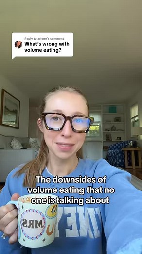 Volume eating explained from a dietitian’s POV 💗 It’s so hard to provide nuance in every single video and I mostly create content for the audience that already follows me, but if you’re new here or come across my content by chance and you’re like “hey, I don’t really get what you mean” I’m always happy to explain! Follow @wholesomechicknutrition for more realistic, non-judgmental nutrition 💗 Looking for nutrition support? Our team of dietitians offers virtual 1:1 and group coaching for ages 14