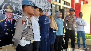 Wanita Bercadar Pamer Alat Kelamin di Kebun Teh Ciwidey Ditangkap