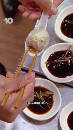 Xiaolong-wow! That's how you eat a soup dumpling 🥟🤯