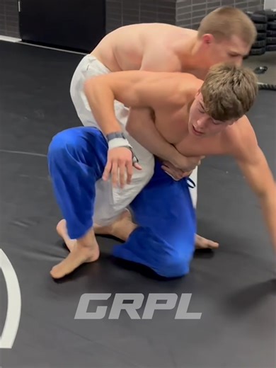 Nowhere to run, nowhere to hide. 🔒 Luka dominates the back position and secures the finish against Rens. This is the art of the choke in GRPL Submission Wrestling. 🥋 Respect to both fighters! Catch the full fight on our YouTube channel. 👉 Link in bio! #GRPL #SubmissionWrestling #Tapout #Submission #Choke #GroundGame #Domination #MMA #Judo #FightFinish