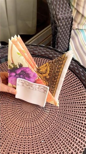 Learn to place napkins in a fancy way easily | art design