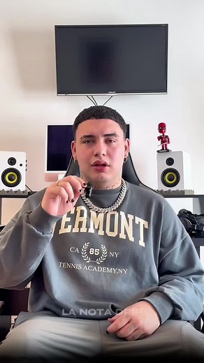 Joyas exclusivas exhibidas al Sol.💎 Tenemos un catálogo amplio de más de 30 diseños disponibles para que puedas lucir. #joyas #accesorios #artistas #trapargentino #personalizados