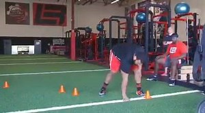 Once you learn how to take a proper set, you need to learn how to control it. Some OL are going nowhere really fast. That's no bueno. Motion vs Movement... Be a mover. Listen to the feet... #Levels #OLPBuiltToDominate™ | Offensive Line Performance