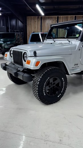 This 2005 Jeep Wrangler LJ Unlimited came to us in stock form, and after our client asked for some DAS touches, we delivered. Just wrapped up and now heading out to its new home in New York. 🔹 Upgraded suspension 🔹 Upgraded steering 🔹 Fully serviced engine 🔹 Fully serviced driveline 🔹 Upgraded hardtop 🔹 Upgraded audio & video 🔹 Upgraded lighting 🔹 Full paint correction 🔹 Top-to-bottom service 🔹 Custom DAS leather interior 🔹 …and much more 👌 From stock to standout — that’s the DAS way