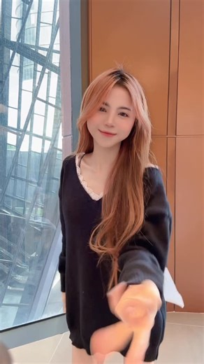 Shuai淑爱 on Instagram: "🍷🌹 Urbania🍷您的生活服务平台让你的专业从今天开始变现！💵 官网🌐 https://www.urbaniamalaysia.com/cn/artists/ iOS : UrbaniaArtist （创业端） 📱各大手机应用商店Search: UrbaniaArtist 即可下载⏬ Android UrbaniaArtist (创业端）下载⏬总链： https://downloads.appurbania.com/apk/urbania-artist.apk @urbaniamalaysia @urbania_alex"