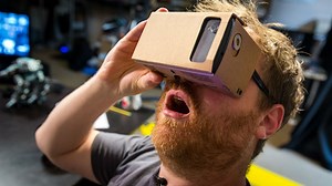 Conheça o Google Cardboard, um óculos de realidade virtual feito de papelão