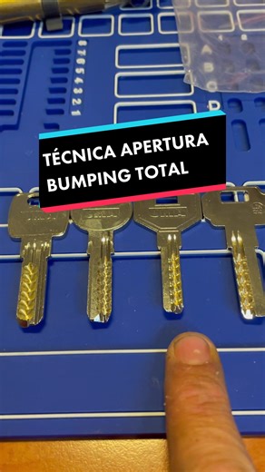 Técnica de apertura de cerraduras con Bumping