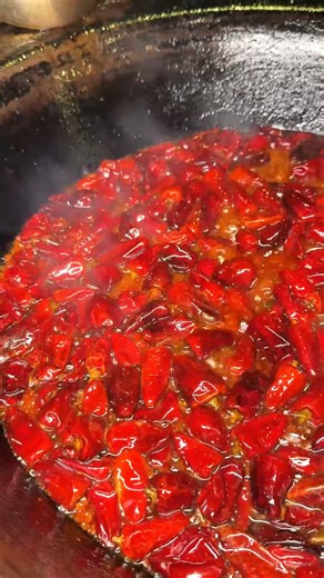 The beef liver, horse lung, and sheep intestine are indeed as good as their reputation. | Satia Cooking Tv