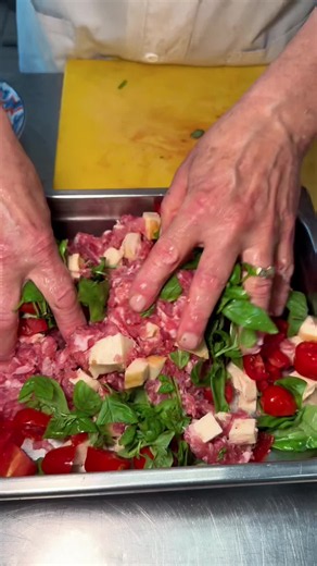 Salsiccia ripiena fatta in casa: ricette e preparazioni di Gigione