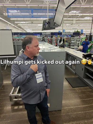 Ive been getting kicked out of my fav Walmarts recently 😔 time to find new ones 🥹#viral #fyp #xybca #metaglasses #prank