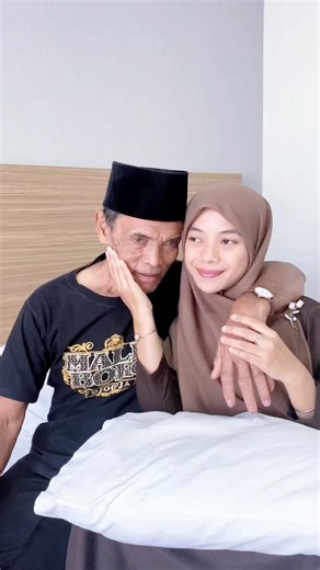 Terimakasih pak suami selalu perhatian Masyaallah Tabarakallah #bersyukur #bahagia #cintabedausia #nikahbedausia