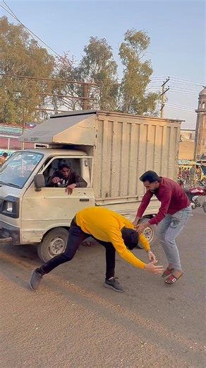 Funny 😁 No Door😜 Open prank 🤣🤣#youtubeshorts #shortsviral #viralshorts #trendingvideo #foryou