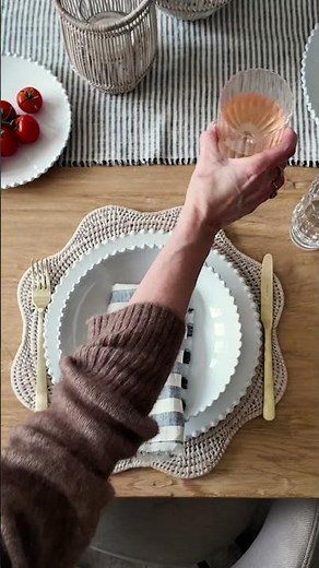 Home Decor Place Setting Inspiration | Layered Lounge