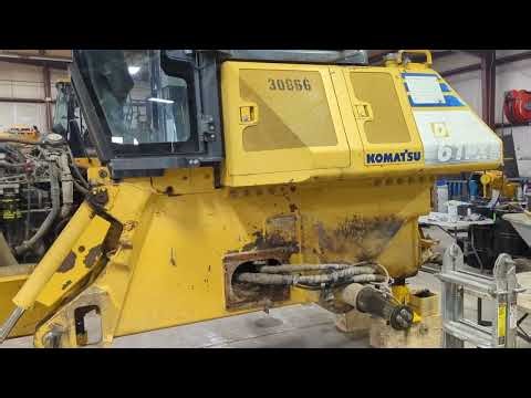 Komotsu D61PX With Some Ugly Pin Problems 