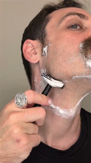 Traditional shaving with a Henson razor