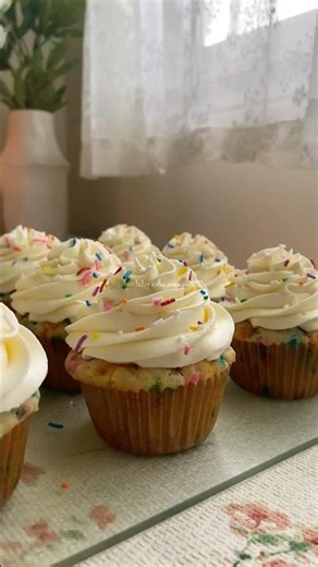 Birthday cake cupcakes 🤍 full recipe posted on my channel #shortsfeed #baking #cupcakes