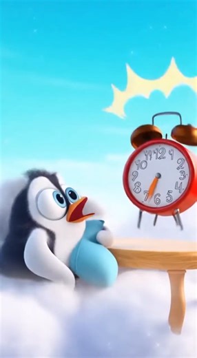This video went viral in just 5 seconds! 😱 The mischievous penguin and the troublesome alarm clock🐧