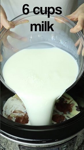 EASY HOMEMADE CROCKPOT HOT CHOCOLATE I slow cooker cocoa I Holiday Christmas Drinks
