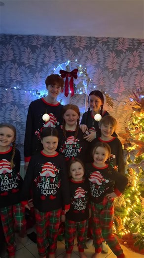 #CapCut #christmas2025 #bigfamilychristmas #presents #christmas @destiny Hayes