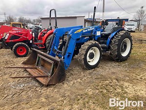 2007 New Holland TN70A MFWD Tractor W/Loader | Agriculture