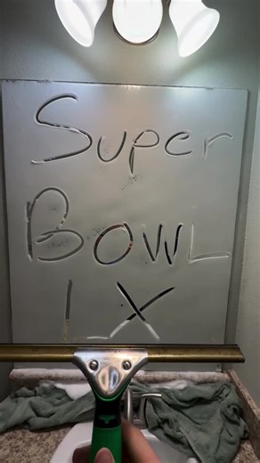 #mirror #cleaning #asmr #asmrtiktoks #fyp