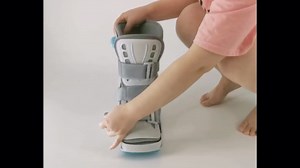 Air Cam Walker Fracture Boot, Medical Inflatable Walking Boot, Orthopaedic boot for Sprained Ankle, Stress Fracture, Broken Foot or Achilles Tendonitis (Manual Inflation, S)