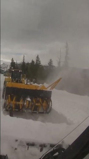 Snow Plowing the Beartooth Highway Takes Over A Month! 24th April 2023
