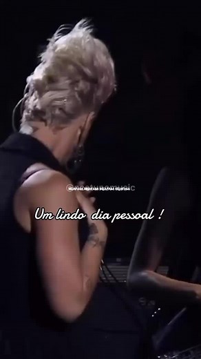 Live Concert Performance by Blonde Singer