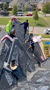 #roofing #shingles #flatroof #roofingcompany #roofingcontractor #roof #roofingexperts #trabajoenequipo #LA | Reels Roofing