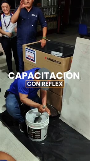 🎯 Aprendiendo para innovar Ayer junto a Reflex nos sumergimos en el mundo de DECOMARMOL, un producto que combina estilo y resistencia para transformar cualquier espacio. 💎✨ 💡 Conociendo sus beneficios, técnicas de aplicación y todo lo necesario para llevar a nuestros clientes soluciones de primera. 📹 #Capacitación #Reflex #Decomarmol #Promaco #ConstruyendoCalidad | Promacohn