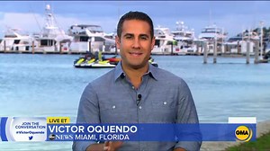 Kayaker rescues woman trapped in sinking car