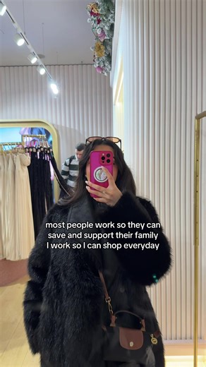 Balancing a 9-to-5 Job and Side Hustles