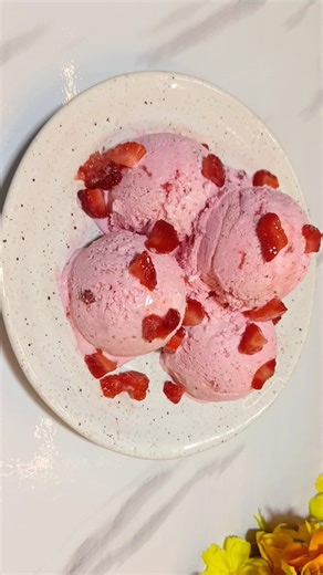 3 ingredients strawberry ice cream #shorts #youtubeshorts #viralreels #trendingshorts