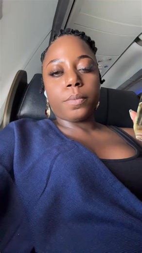 Airlines is treating me well ✈️🍷 #fyp #chardonnay #unitedfirstclass #drunkonaplane #therealediemarie | Therealediemarie